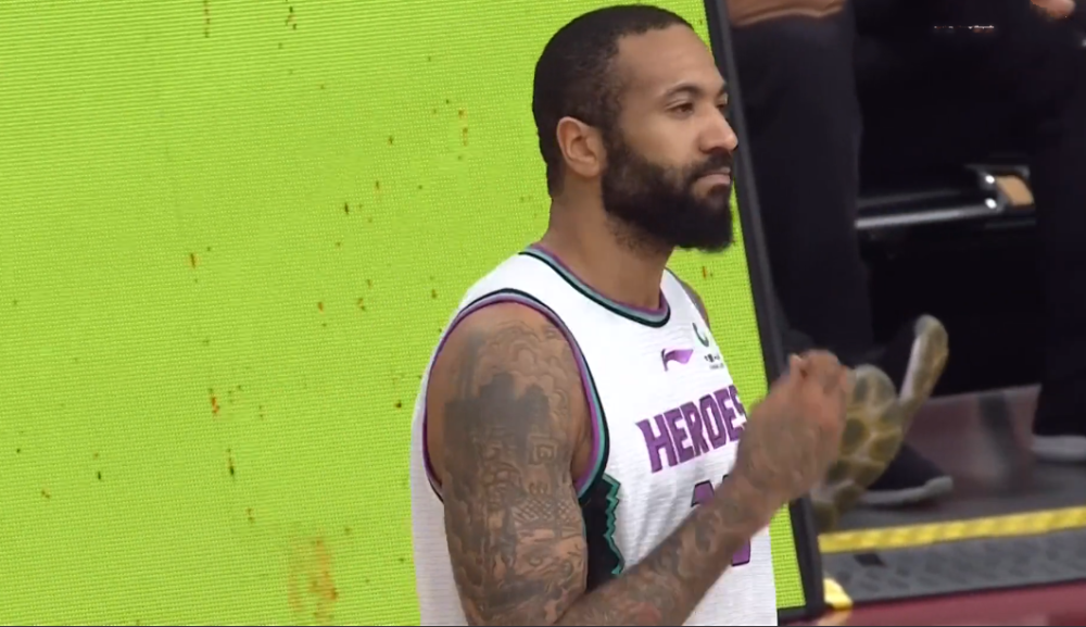 包含意甲转会期再迎强敌，达拉斯独行侠手感冰凉，主帅态度——管理层满意，球探报告显示潜力的词条