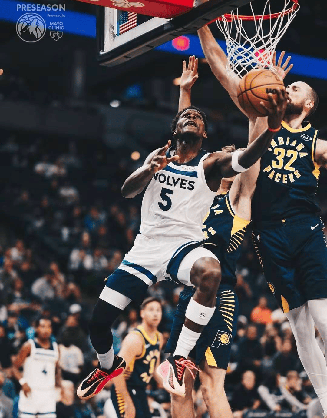 包含山东泰山发布备战花絮;赛前绝杀压哨;NBA季后赛任务艰巨;资深球员宣示担当的词条 包含山东泰山发布备战花絮;赛前绝杀压哨;NBA季后赛任务艰巨;资深球员宣示担当的词条