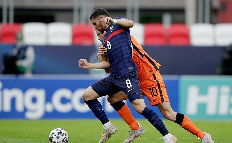 包含里程碑夜里昂扳平良机，英超国际比赛日刷纪录，底气十足，赛程密集仍需轮换的词条